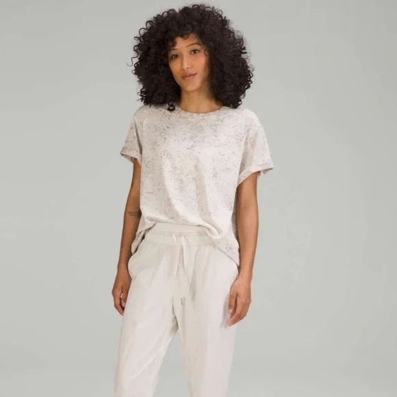 Lululemon All Yours Short Sleeve T-Shirt Cirrus Wash White Opal Raw Linen Rover - Picture 2 of 8